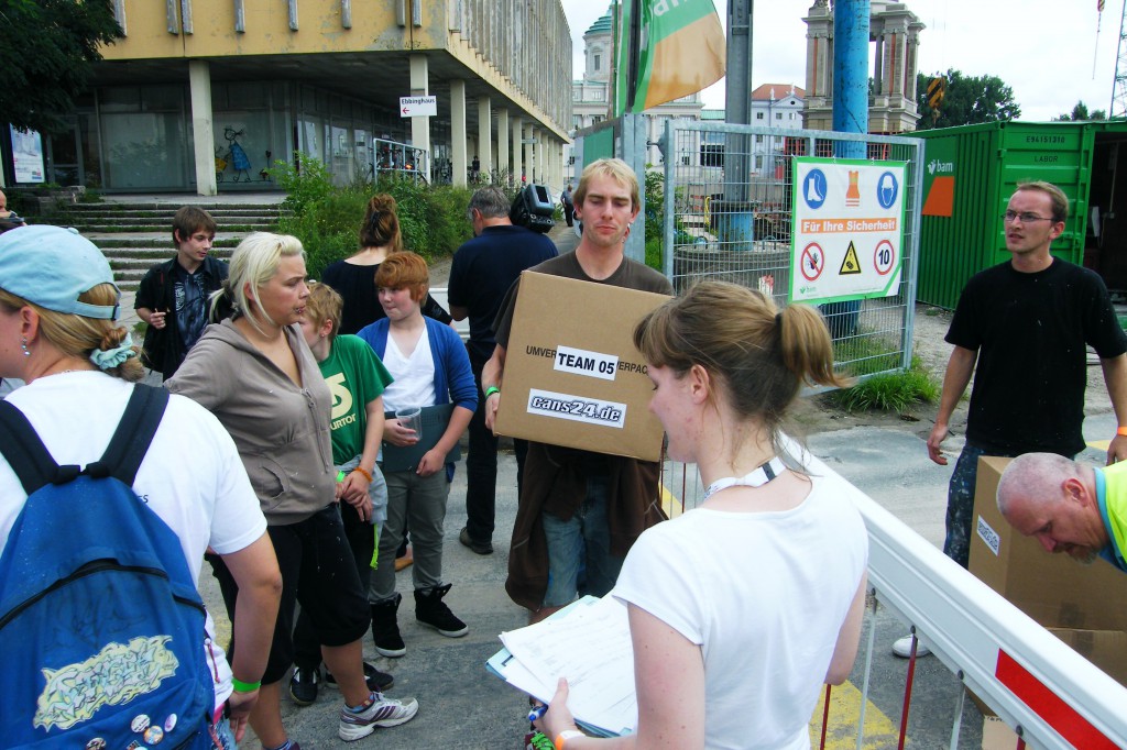 Eröffnung Wettbewerb "208 Meter Toleranz" Foto: Björn Hensel